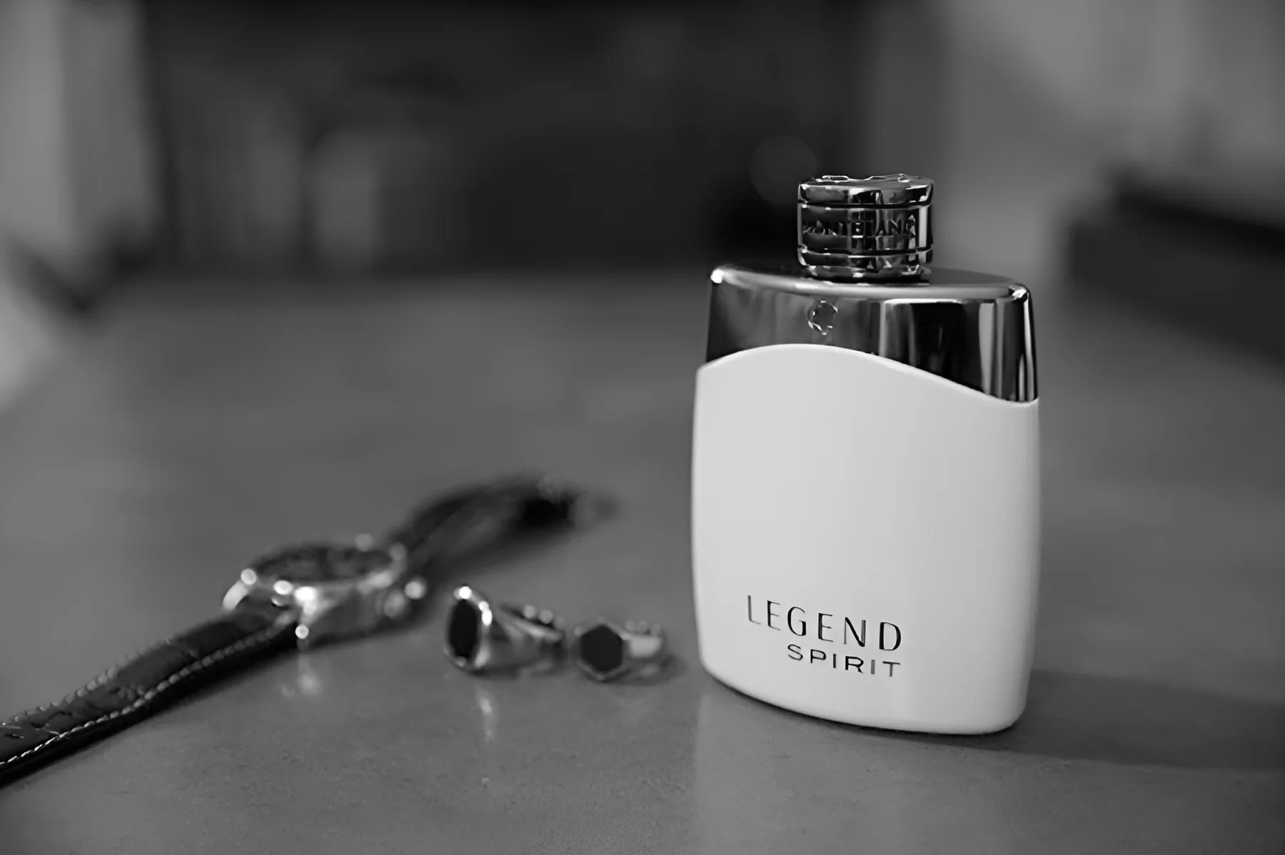 giao-dien-chai-nuoc-hoa-montblanc-legend-spirit-edt-min