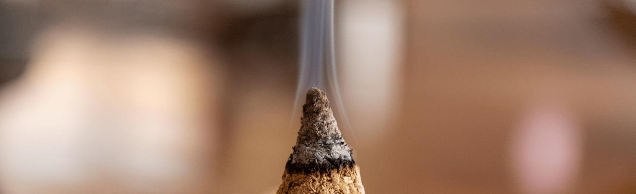 Khói Trầm Hương