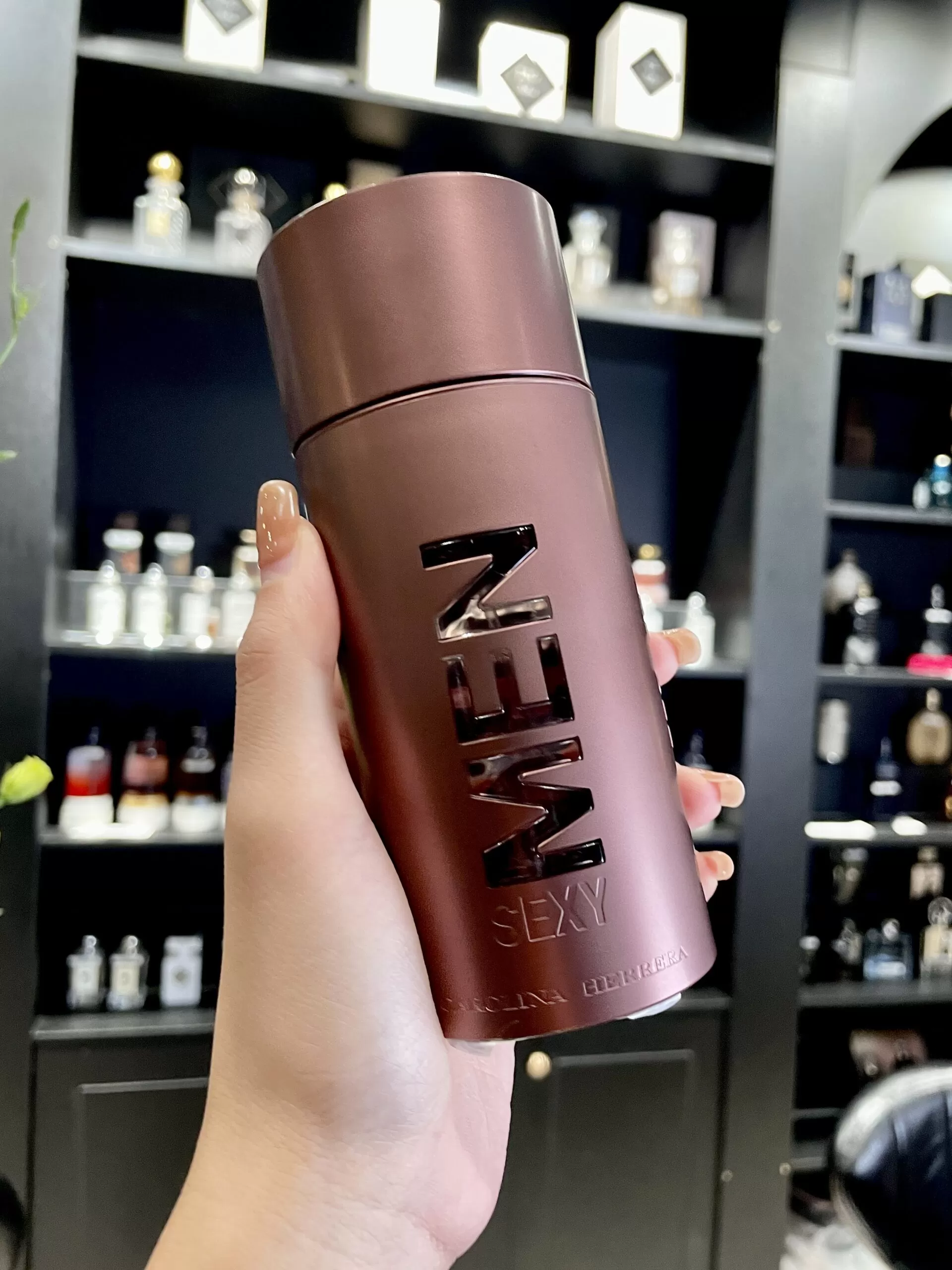 Carolina-Herrera-212-Sexy-Men-EDT-tai-ha-noi