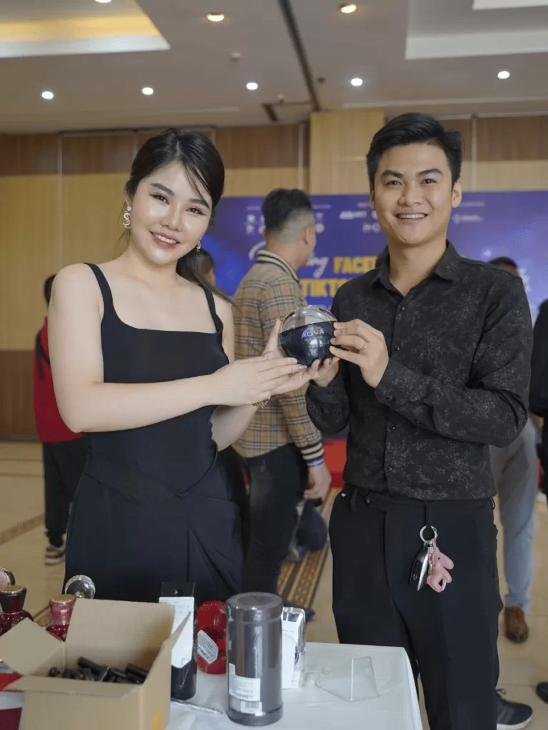 apa-niche-khach-hang-byscom-min