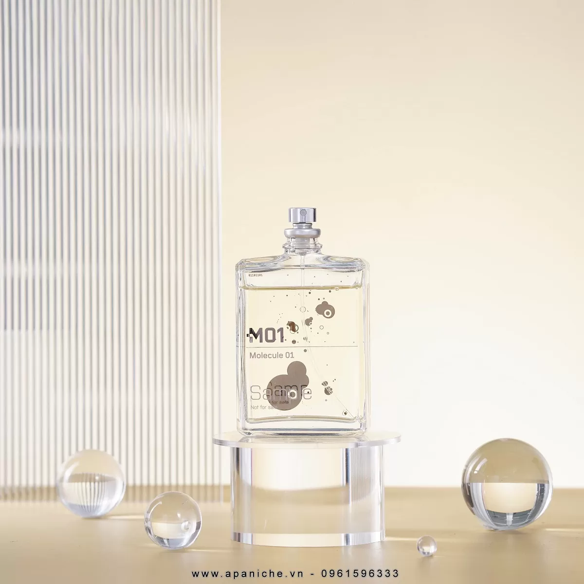 Escentric-Molecule-01-EDT-chinh-hang
