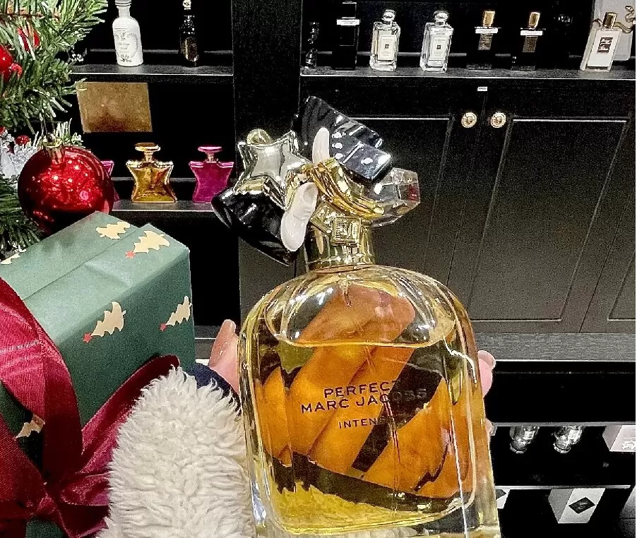 Marc-Jacobs-Perfect-Intense-EDP-tai-ha-noi