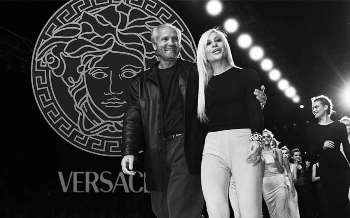 hang-nuoc-hoa-versace-voi-logo-doc-dao