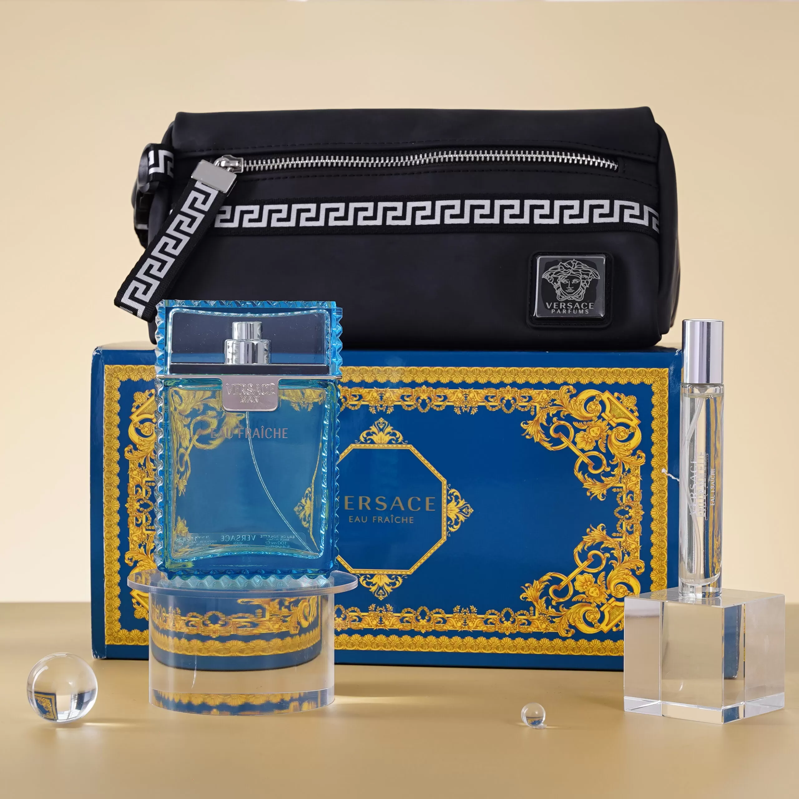 Set-Versace-Man-Eau-Fraiche-3pcs-100ml-EDT-&-10ml-EDT-&-Tui-Cam-Tay-gia-tot-nhat Set-Versace-Man-Eau-Fraiche-3pcs-100ml-EDT-10ml-EDT-Tui-Cam-Tay-gia-tot-nhat