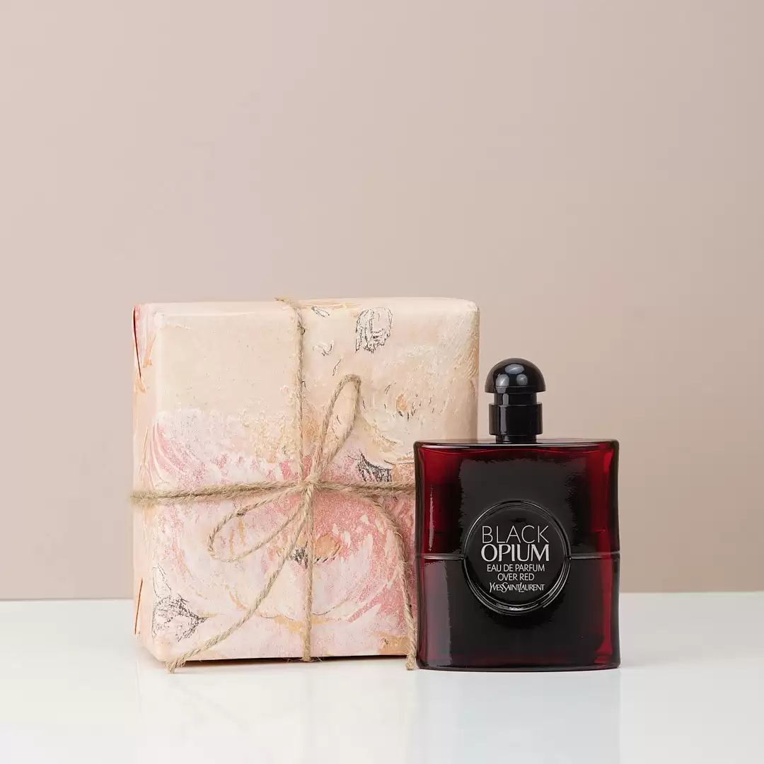 Yves Saint Laurent Black Opium Over Red EDP (4)