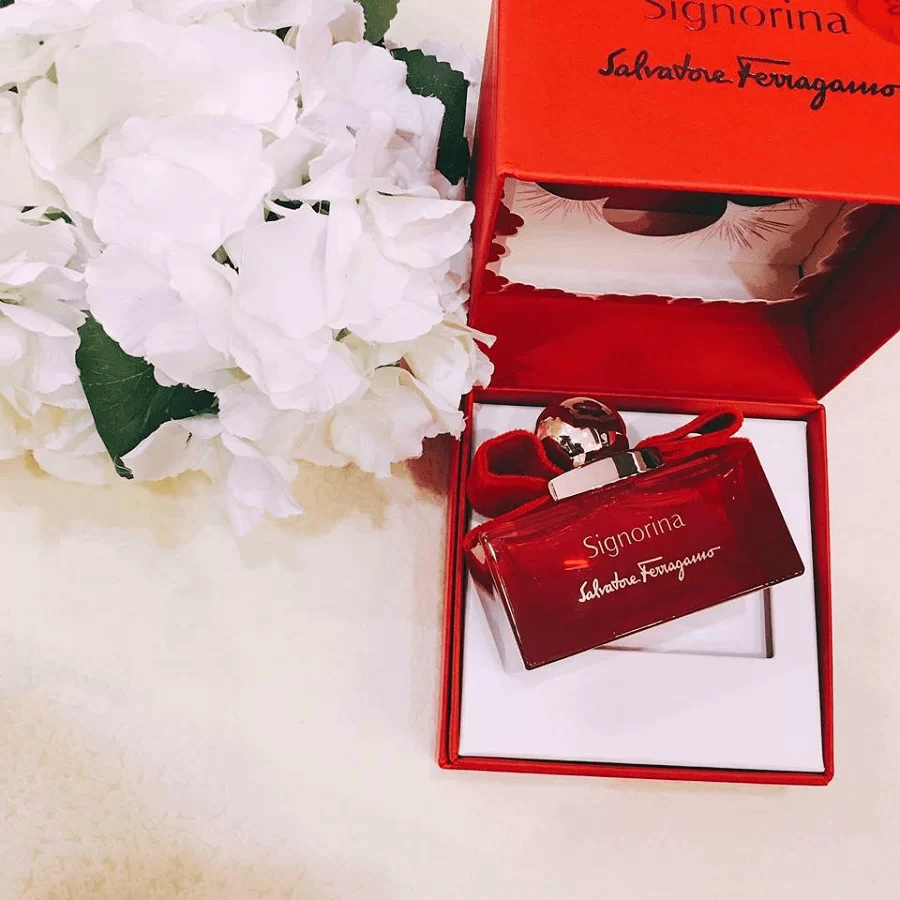 Salvatore-Ferragamo-Signorina-Limited-Edition-2018-new