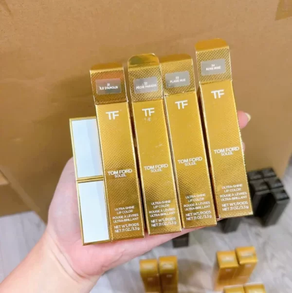 Thiết kế Son Tom Ford 32 Peche Paradis