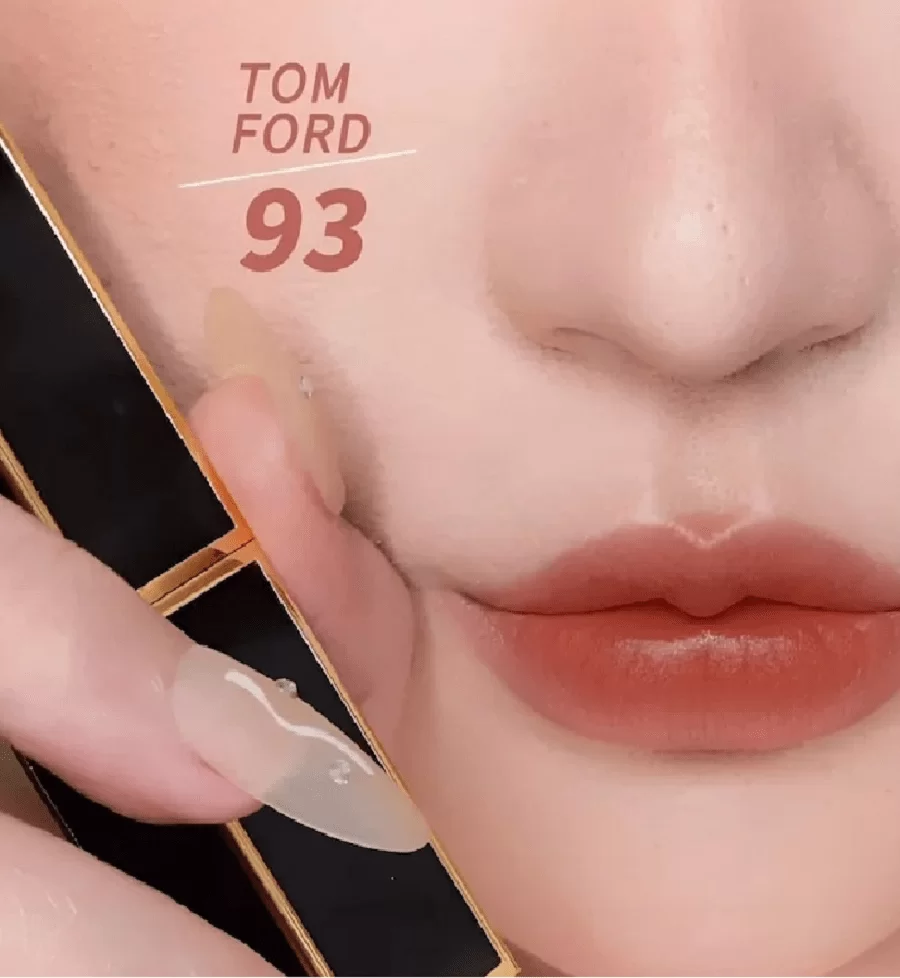 son tom ford 93 mau cam chay