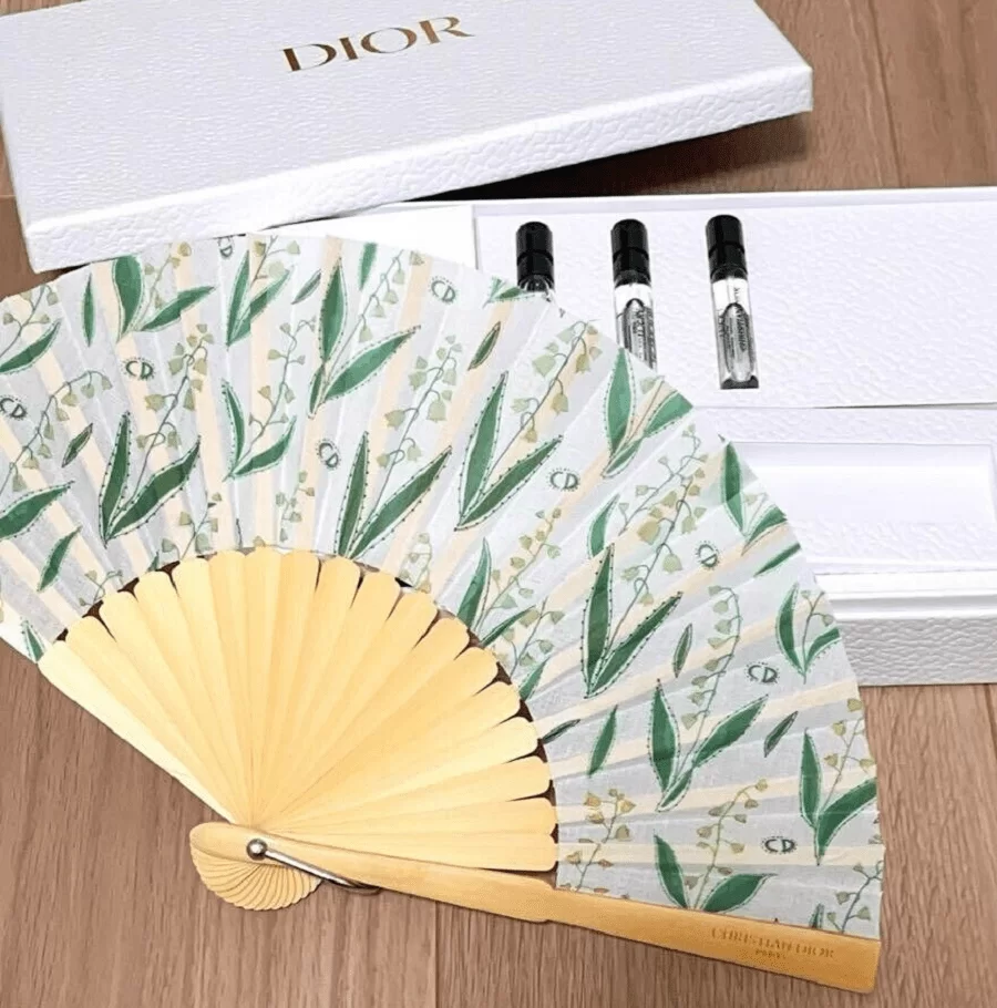 Set quat Dior Folding Fan Sensu And Green Strap cao cap