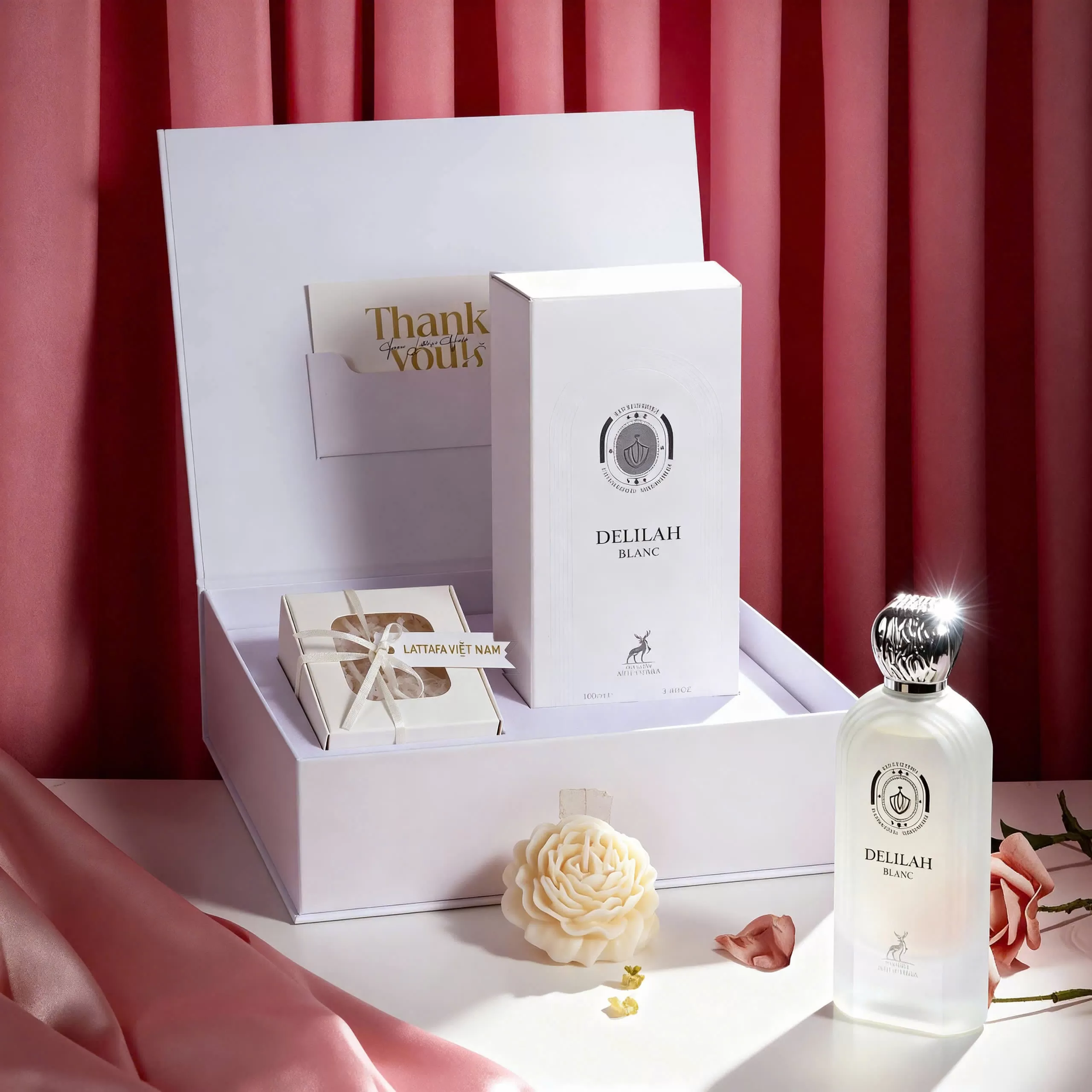 Set Lattafa Maison Alhambra Delilah Blanc EDP 100ml + Nến Thơm Set Lattafa Maison Alhambra Delilah Blanc EDP 100ml + Nến Thơm